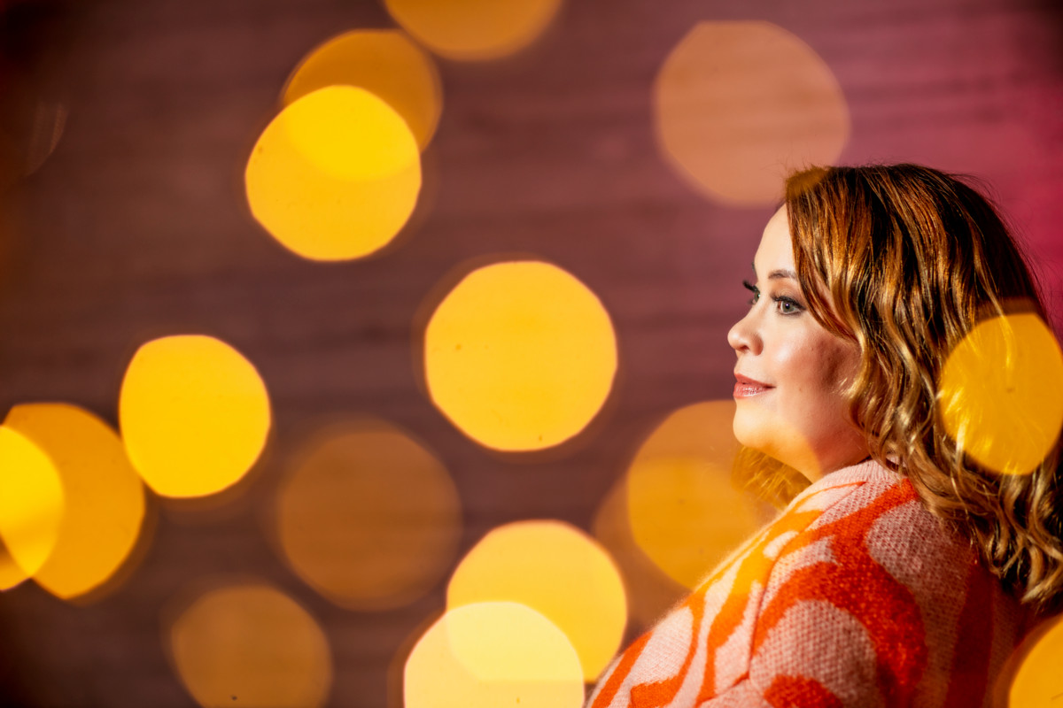 ”Kaikki tapahtuu ajallaan niin kuin on tarkoitettu, ja on ihanaa, että nyt saan tehdä joulukonsertit”, sanoo Hanna Kinnunen.