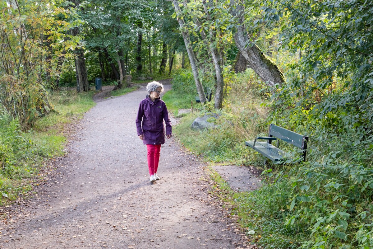 ”Kiirettä ei saa heijastaa, kun käy tapaamassa kuolevaa ihmistä”, sanoo Anna Brummer.