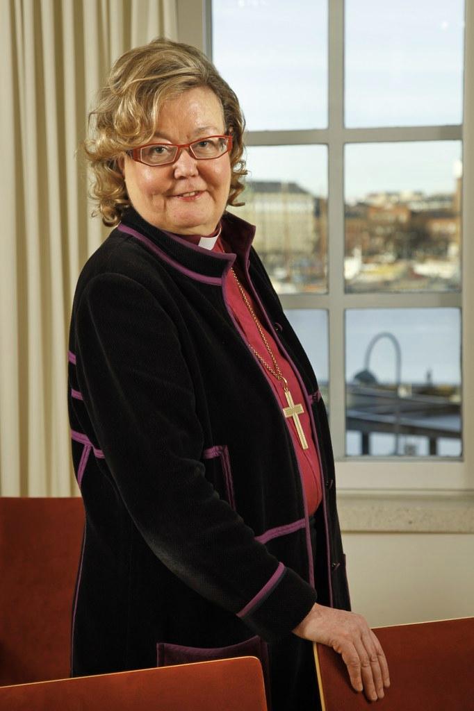 Irja Askola. Kuva Aarne Ormio, Kirkon kuvapankki.