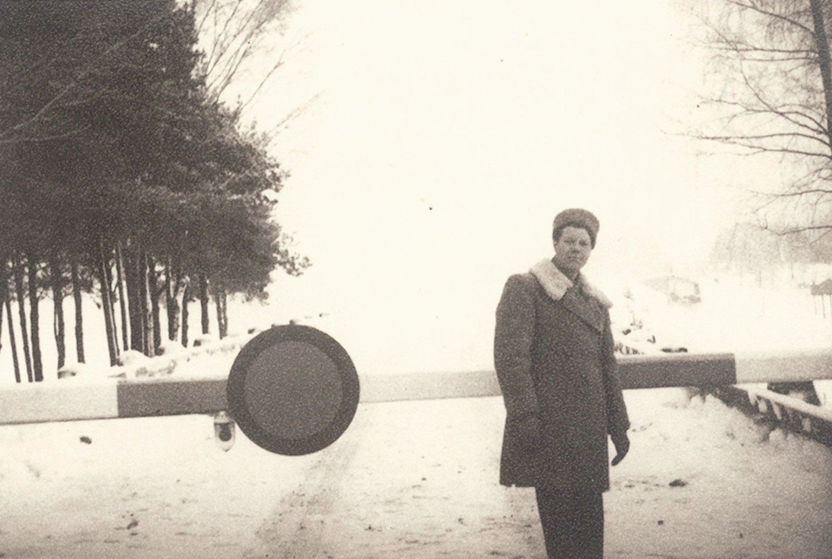 Hans Öfverström kuvattiin rajapuomilla Espoonlahdessa. Kuva: Öfverströmin suvun kuva-arkisto