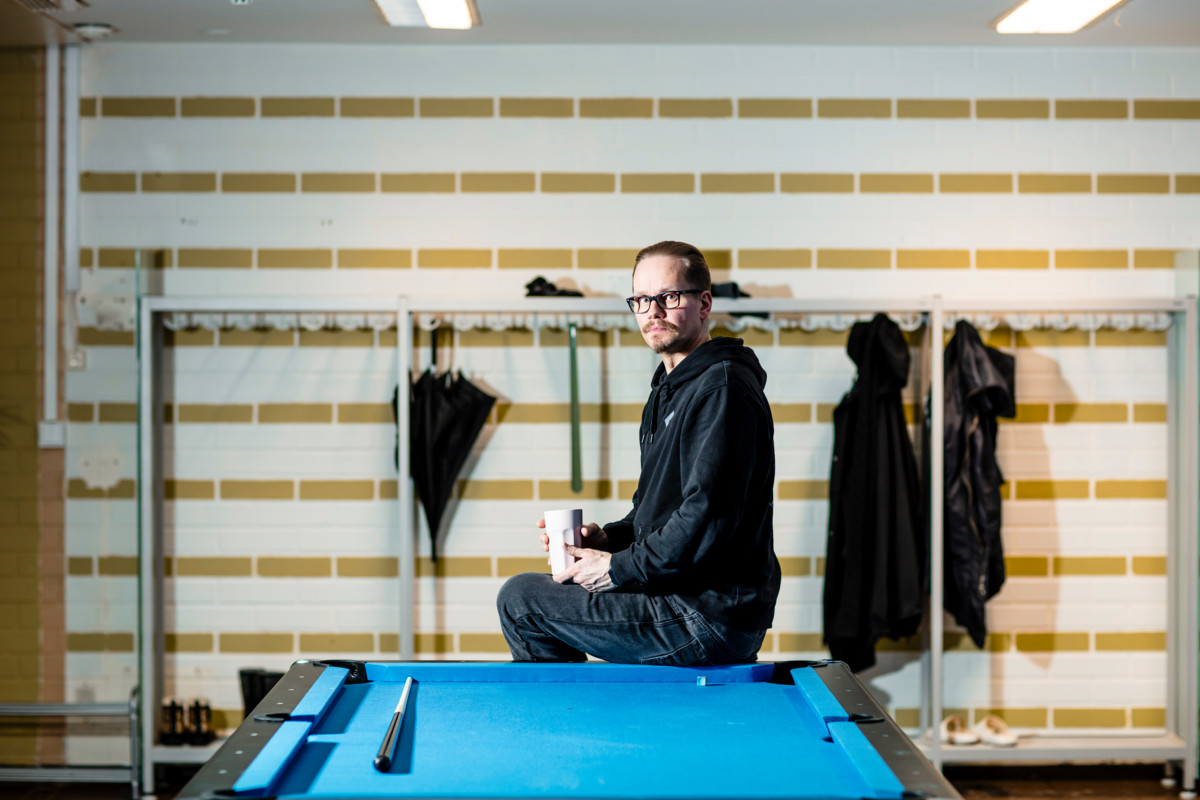 Robert Koski kuvattiin Helsingin Diakonissalaitoksen Katutaso-tilassa Myyrmäessä.