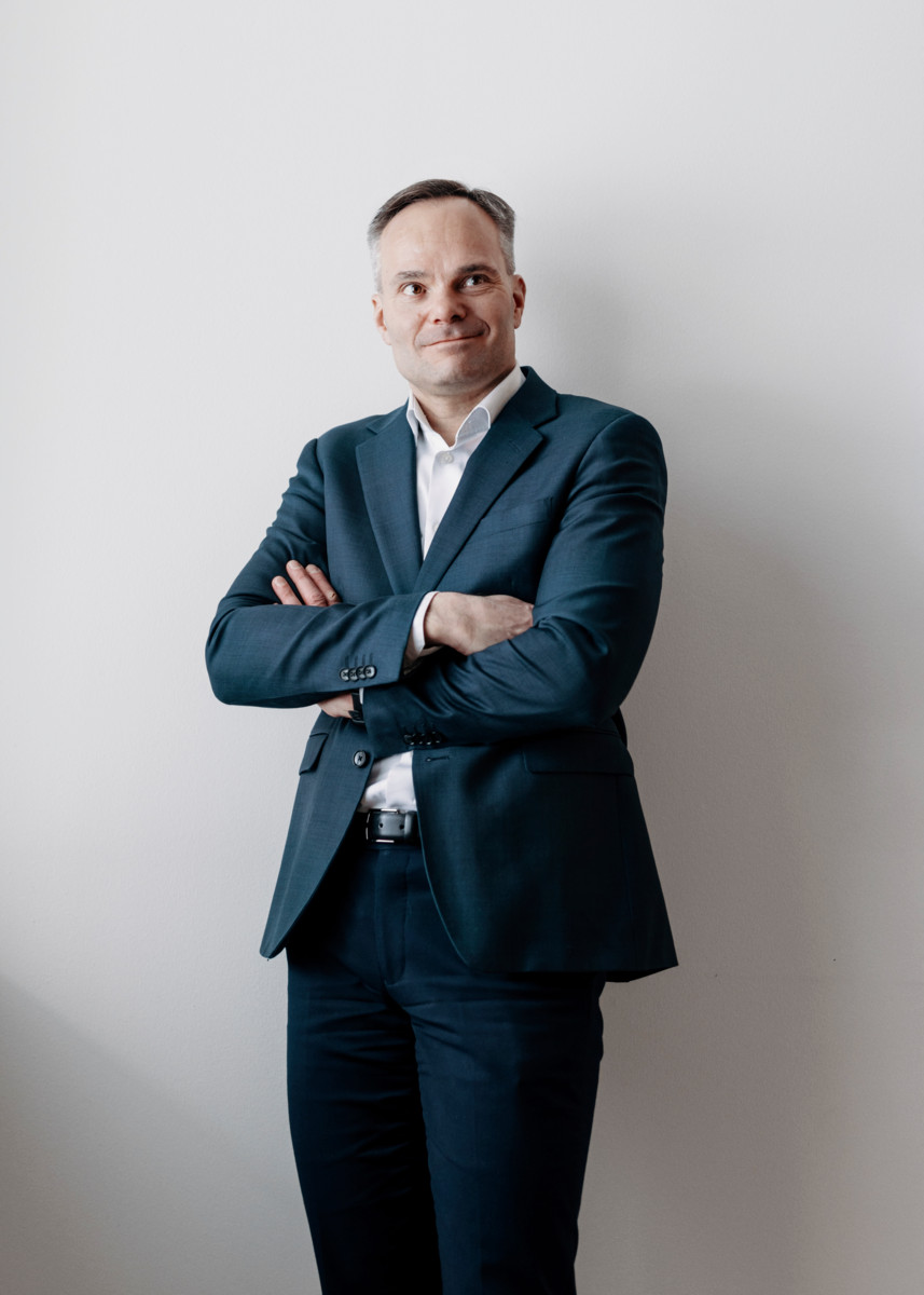 Ensimmäinen kokemus siitä, kuinka oman kaupungin asioihin voi vaikuttaa, syntyi kun Kai Mykkänen oli lukioikäisenä kampanjoimassa Laajalahden luonnonsuojelualueen säilymisen puolesta. 