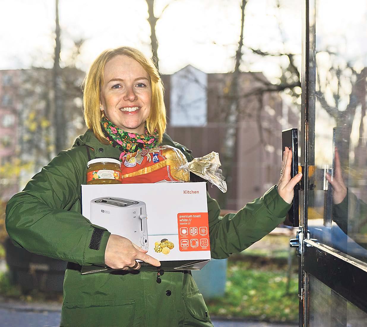 Yksi toteutettu toive oli ikääntyneen miehen unelma leivänpaahtimesta. Sen välitti perille Hakunilan seurakunnan diakoniatyöntekijä Saara Huhanantti.