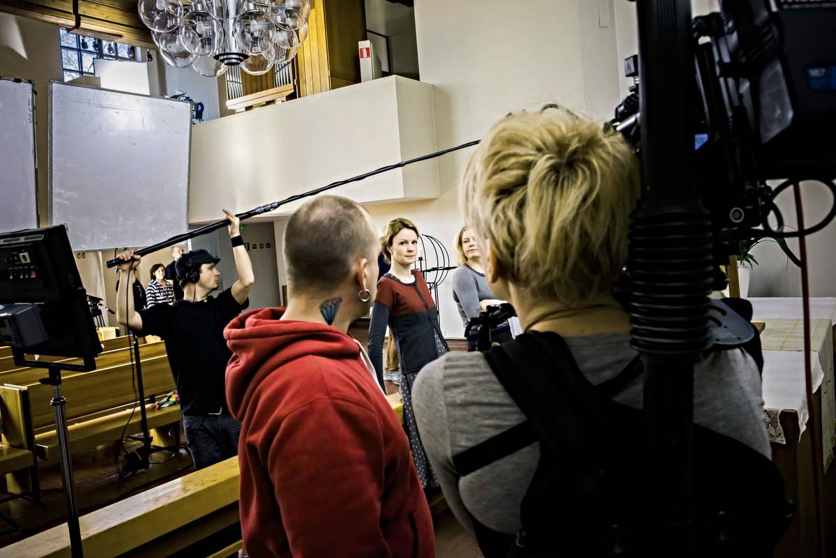 Kristuksen morsian -elokuvassa näyttelevät muun muassa Minna Haapkylä ja Iida Kuningas.