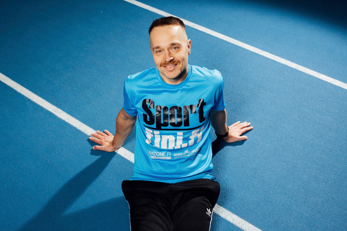 Sami Lahtinen haaveili lapsena, että hänestä tulisi huippu-urheilija. Papin ammatti taas oli listalla vihoviimeinen vaihtoehto. ”Päädyttiin sitten Taivaan Isän kanssa lopulta kompromissiin: työskentelen pappina urheilijoiden kanssa”, Lahtinen sanoo.