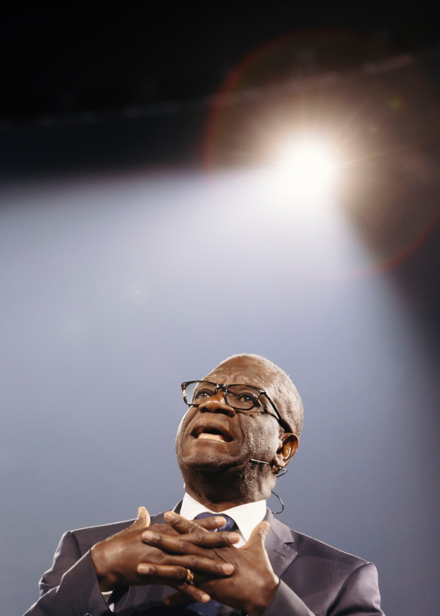 ”Ihminen ei ole kosminen sattuma, vaan jokainen on ainutkertainen ja arvokas Jumalan kuva”, Denis Mukwege sanoo. 