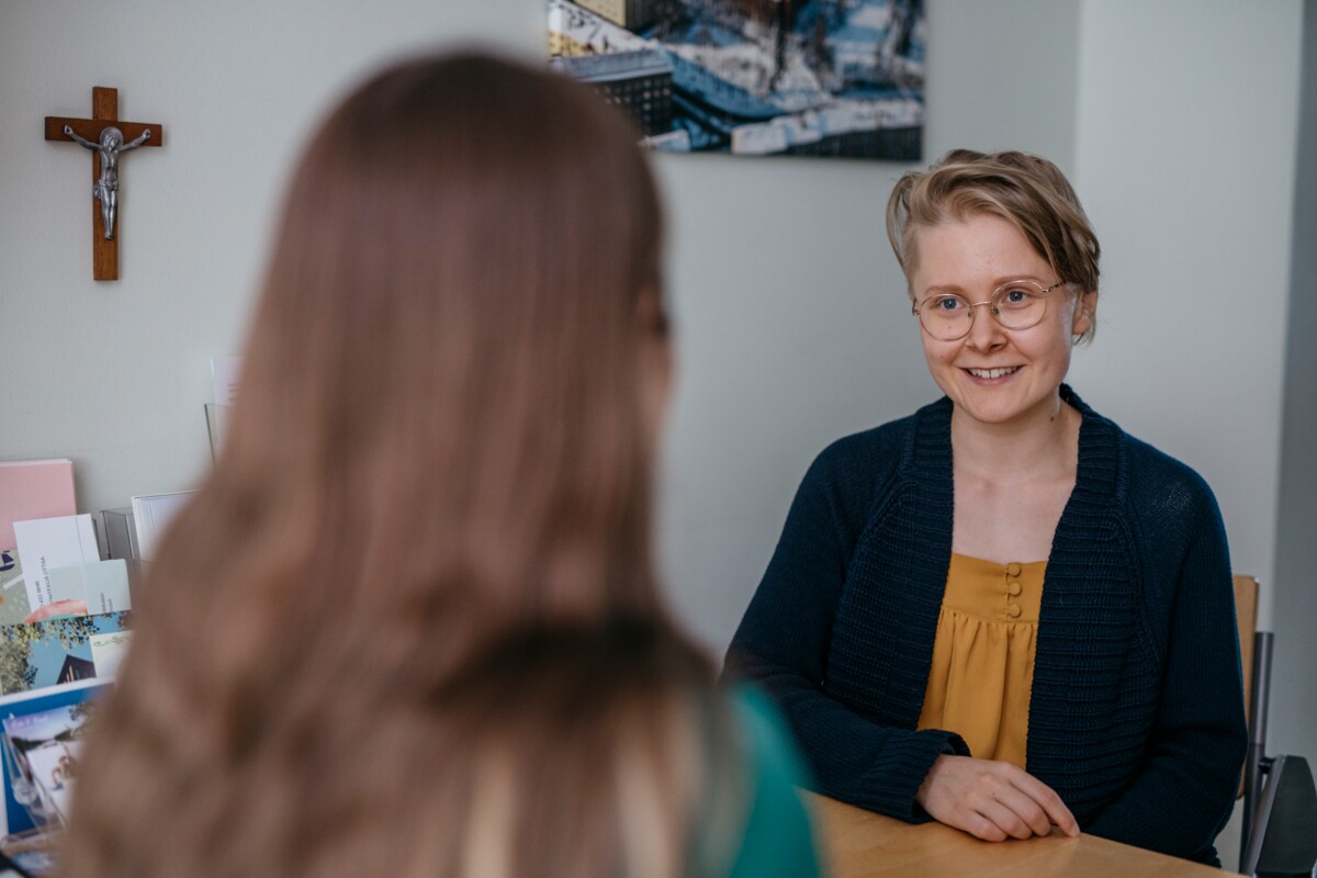 Pastoraalipsykologiset psykoterapiaopinnot antavat valmiudet käsitellä myös uskonnollisia, hengellisiä ja eksistentiaalisia kysymyksiä osana psykoterapiaa.