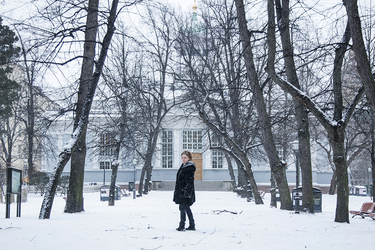 ”Vaikka on pandemioita, osa meistä jää eloon, ja me viemme elämää eteenpäin, ja vielä meidän jälkeemme elämä tulee jatkumaan”, sanoo Jessica Edén. Kuva: Sirpa Päivinen