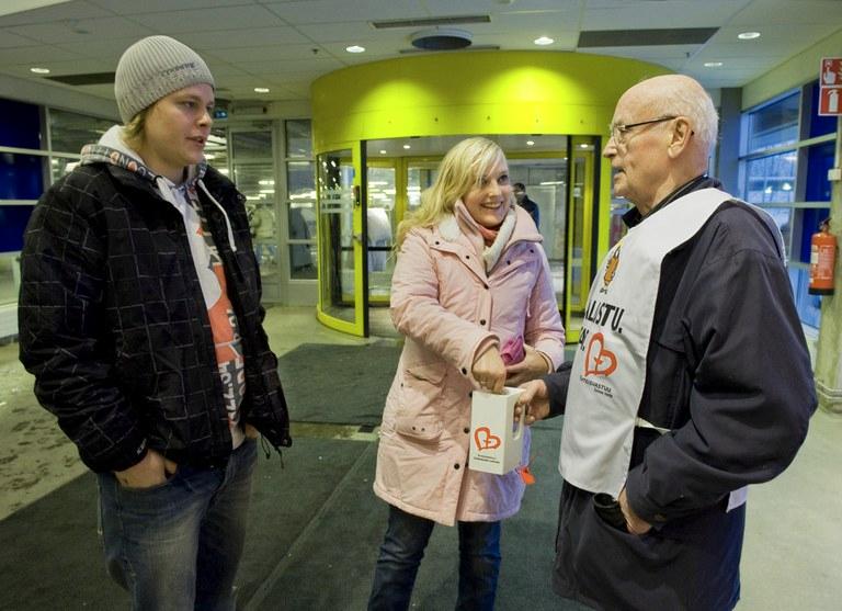 Yhteisvastuulle kerättiin myös Ikealla. Kuva: Markku Mattila.