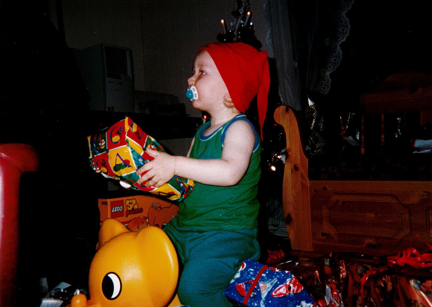 Joulu oli Kopperoisten perheessä etenkin lastenjuhla. Kuva on vuodelta 1997 ja Petja Kopperoisen kotialbumista. 