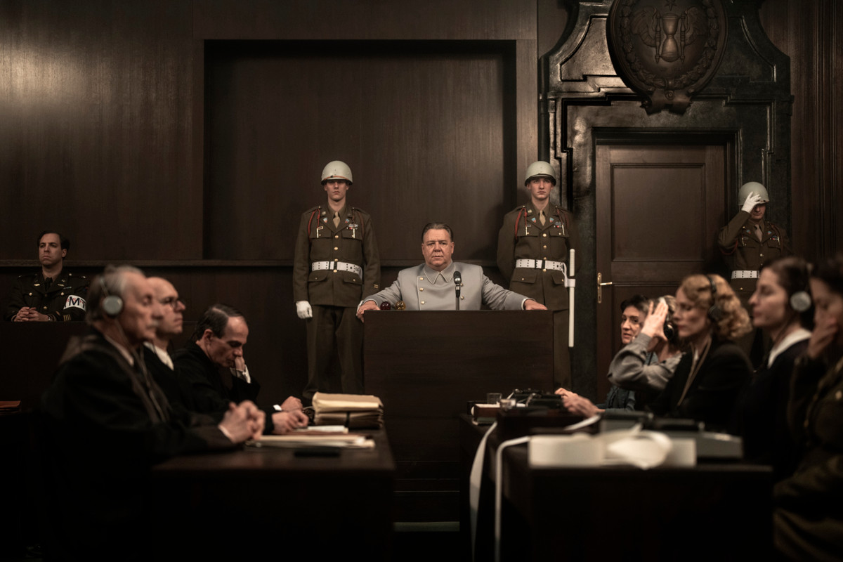 Hermann Göring syytettyjen penkillä, elokuvassa häntä esittää Russell Crowe. Kuva: Kata Vermes / Sony Pictures Classics