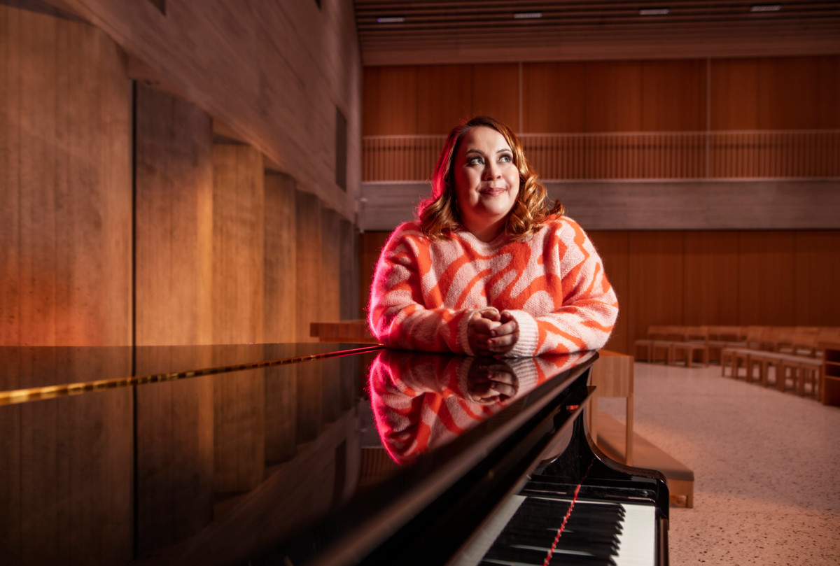 Hanna Kinnunen sanoo, että näyttelijän työkaluina ovat tunteet ja tarinat.