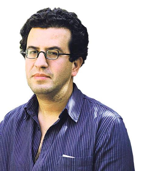 Hisham Matar on kirjoittanut romaanin isän ja pojan elämästä äidin kuoleman jälkeen. 