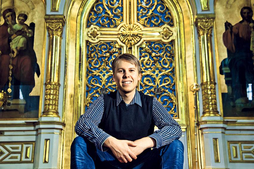    Kuulostaa hyvältä. Mikko Sidoroff kehuu ortodoksisen musiikin rytmistä tasaisuutta ja melodioiden rauhallista etenemistä.