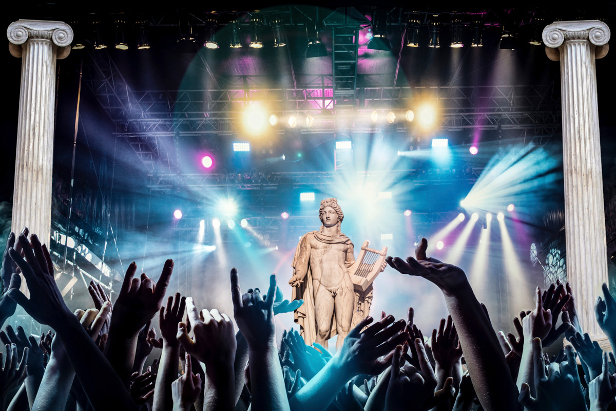 Comeback aina antiikin ajoilta: Hyvä yleisö, saanen esitellä, Apollo! Kuva: Maija Saari, lähdekuvat: Istock
