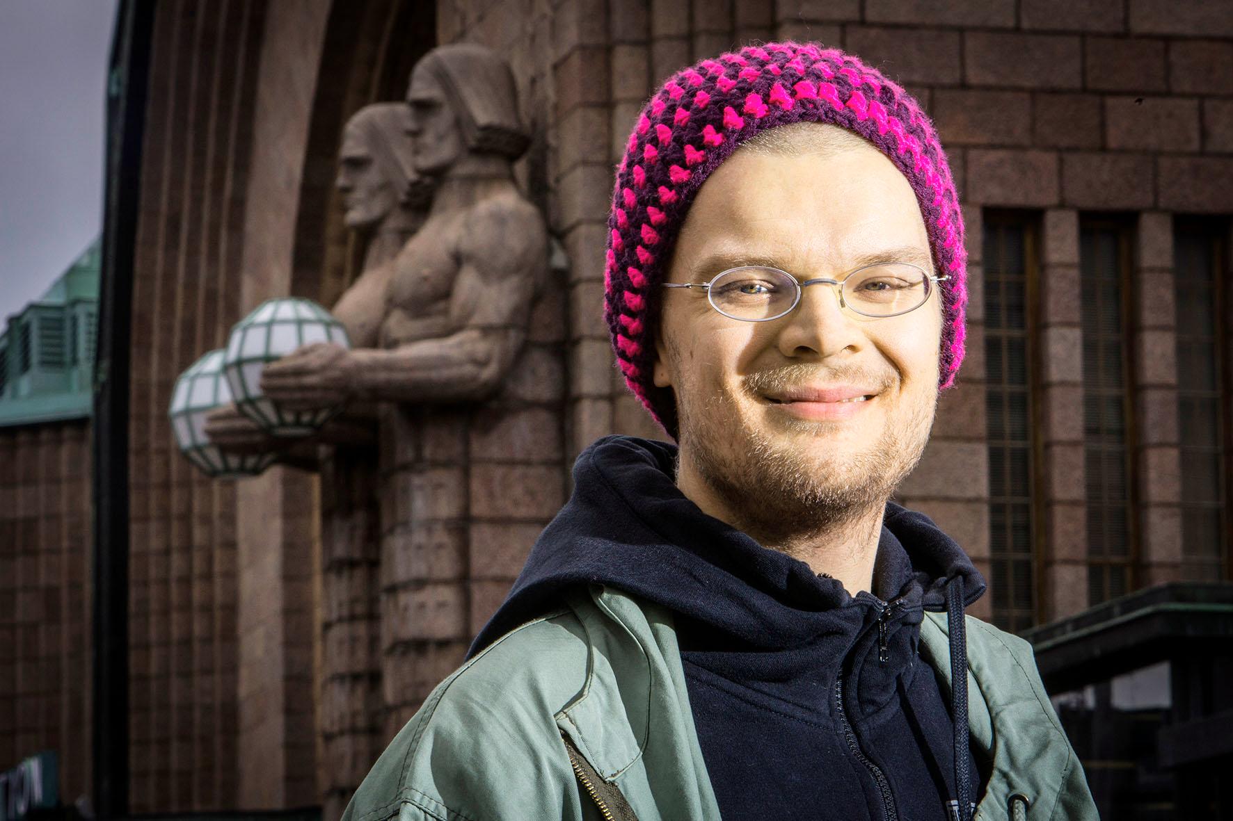 Seurakansan edustaja. - Kaikki ihmiset vain ovat körttiläisyydessä samalla viivalla, sanoo matematiikanopettaja Jaakko Vilja. - Kukaan ei ole toista ylempänä, eikä kukaan voi arvioida toisen uskon määrää tai laatua.