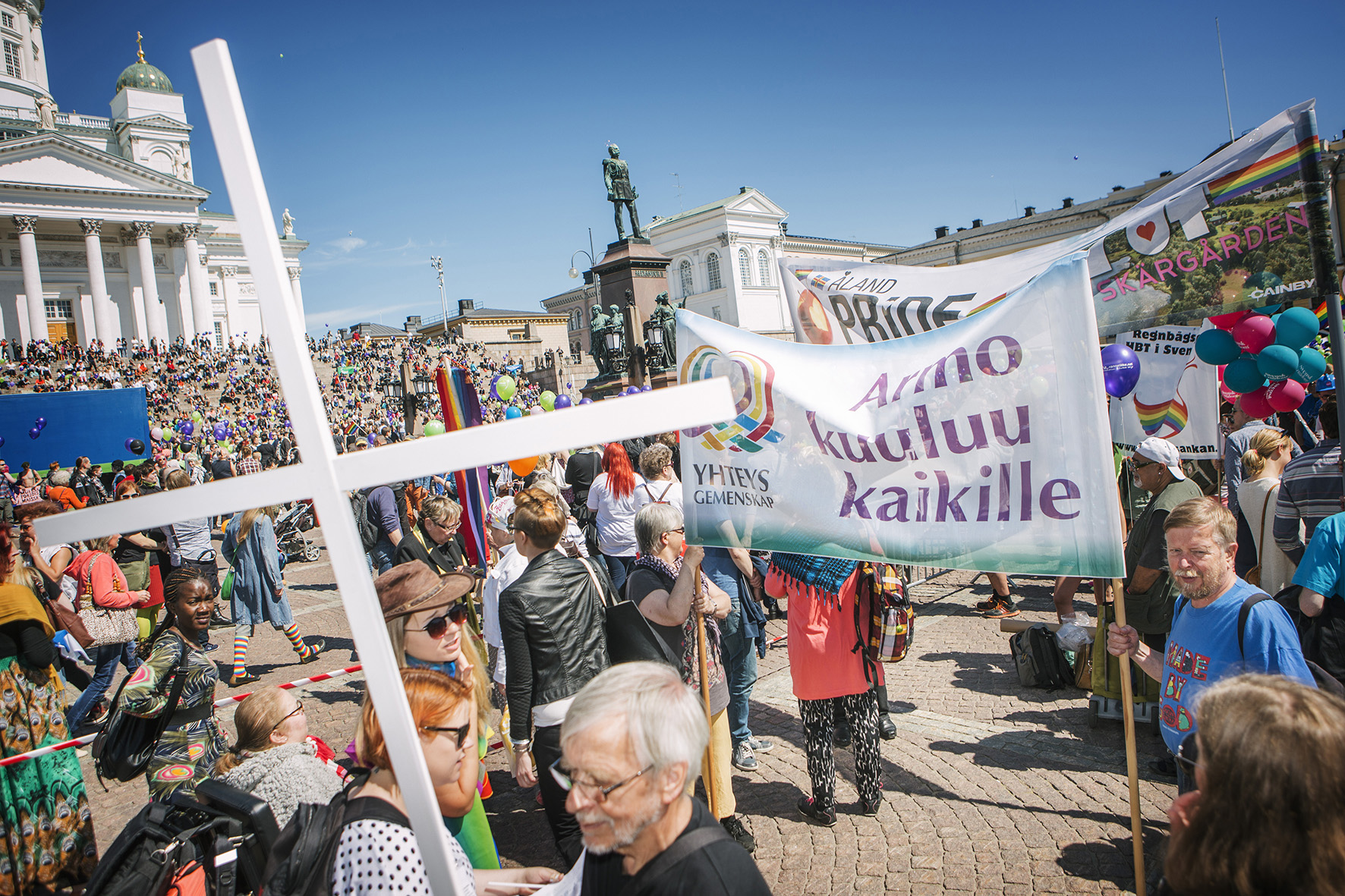 Suomessa seksuaali- ja sukupuolivähemmistöön kuuluvat voivat iloita Pridessa, mutta turvapaikanhakijoiden lähtömaissa he voivat olla vainon kohteena. Kuva: Jani Laukkanen