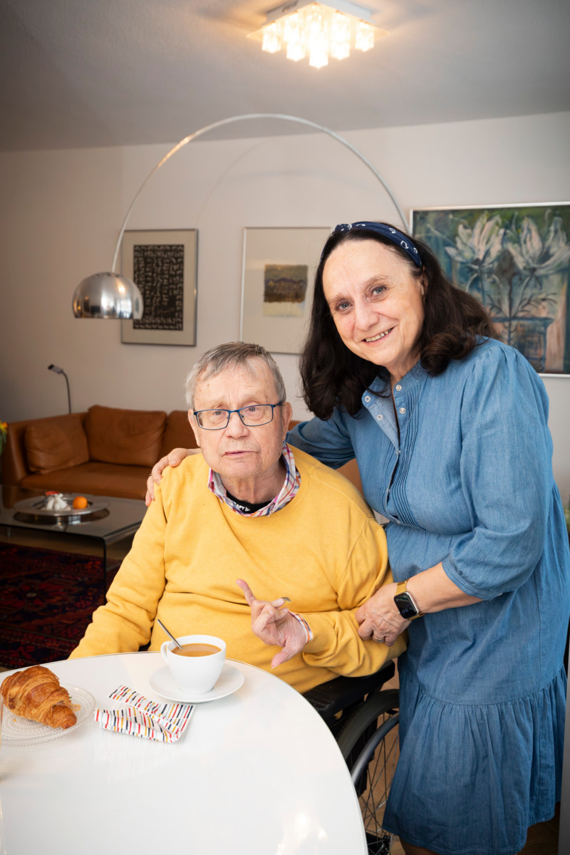 Lauri Jukka on luterilainen, suomalais-espanjalaiset juuret omaava Maria Jukka katolinen. Hämeenkylän seurakunnasta on tullut heille tärkeä yhteisö. 