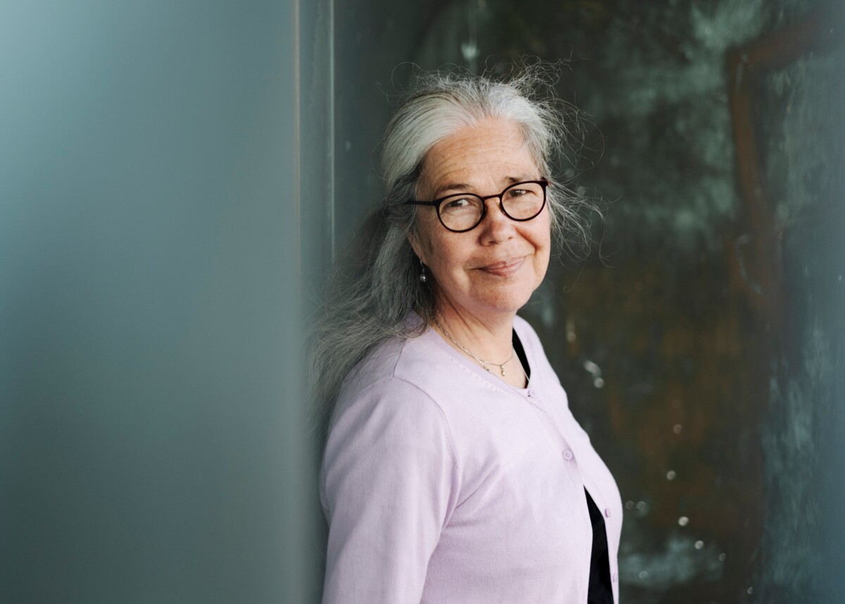 Perheneuvoja Katianna Ruuskanen kertoo hätkähtävänsä aina, kun ihmiset puhuvat rumasti itsestään ja omasta vanhenemisestaan.