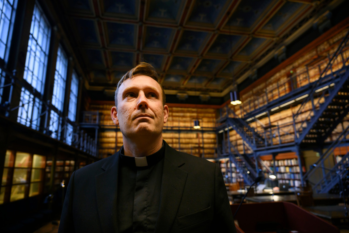 Olarin kirkkoherra Antti Malisen mukaan Isänmaallisessa kansanliikkeessä oli fasistisia piirteitä. Toisaalta oli myös asioita, jotka erottivat sitä fasismista ja kansallissosialismista. Näitä olivat esimerkiksi suhde kristinuskoon ja kansalliskonservatiivinen ajattelu. Kuva: Jussi Helttunen