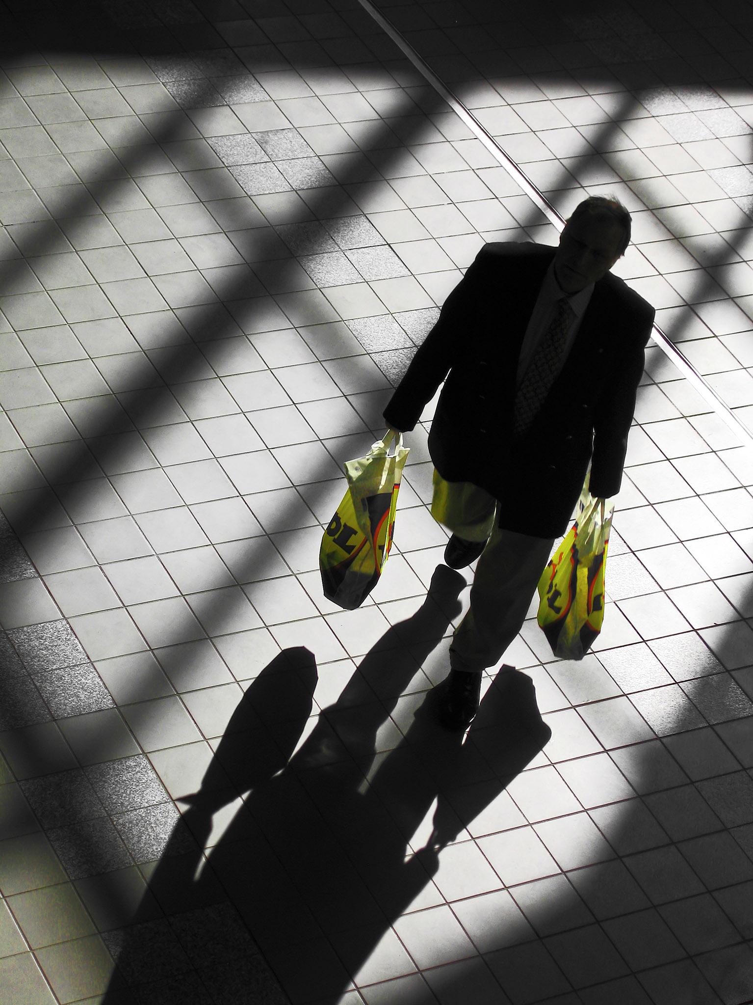 Lohdullinen sanoma. Pääsiäinen on juhla, joka toivottaa tervetulleiksi kaikenlaiset ihmiset kaikenlaisissa kohtaloissa.