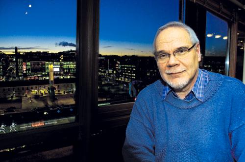 Uskon haaste. Heikki Räisäsen mielestä värikkäästä Raamatusta ei koskaan ole ollut uskon ylimmäksi ohjeeksi, sillä kristinusko on alusta alkaen ollut muuttuvaa. Kuva: Timo Saarinen
