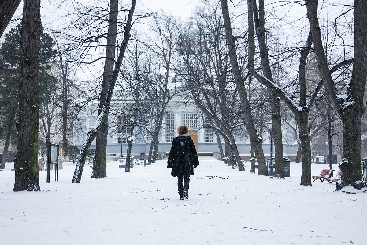”Vaikka on pandemioita, osa meistä jää eloon, ja me viemme elämää eteenpäin, ja vielä meidän jälkeemme elämä tulee jatkumaan”, sanoo Jessica Edén. Kuva: Sirpa Päivinen