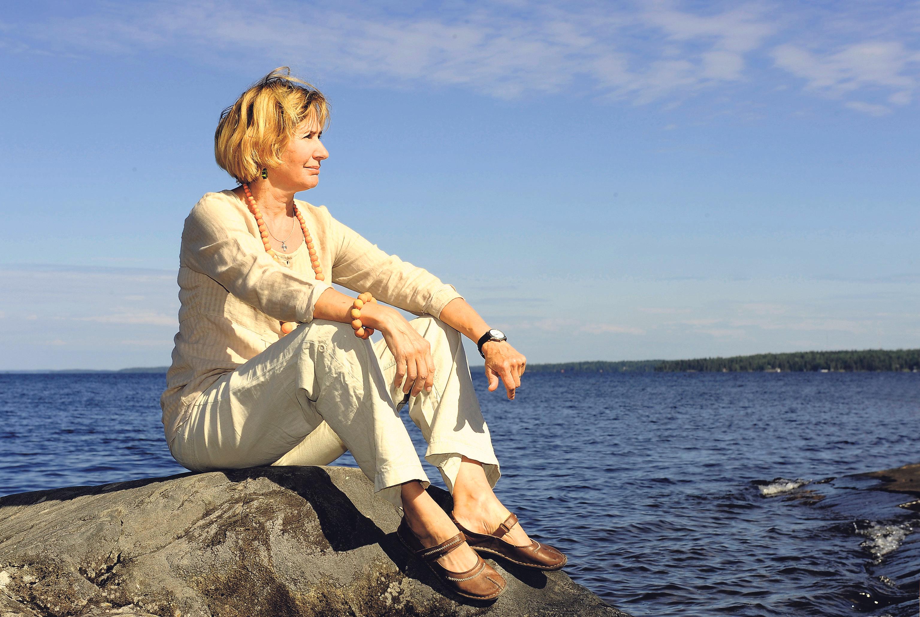 Tässä ja nyt. Katja Pispan mukaan tärkeää on vähän. Se on kaikkien ulottuvilla ja löytyy,kun sitä vähiten odottaisi. Kuva: Tanja Mikkola