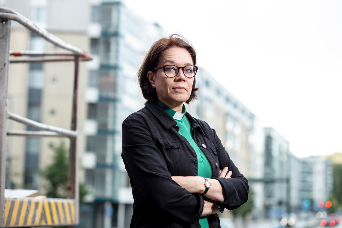 Ystävyyskahvila on auki torstai-iltaisin Pihlajamäen kirkon takkahuoneessa, kertoo Minna-Sisko Mäkinen.