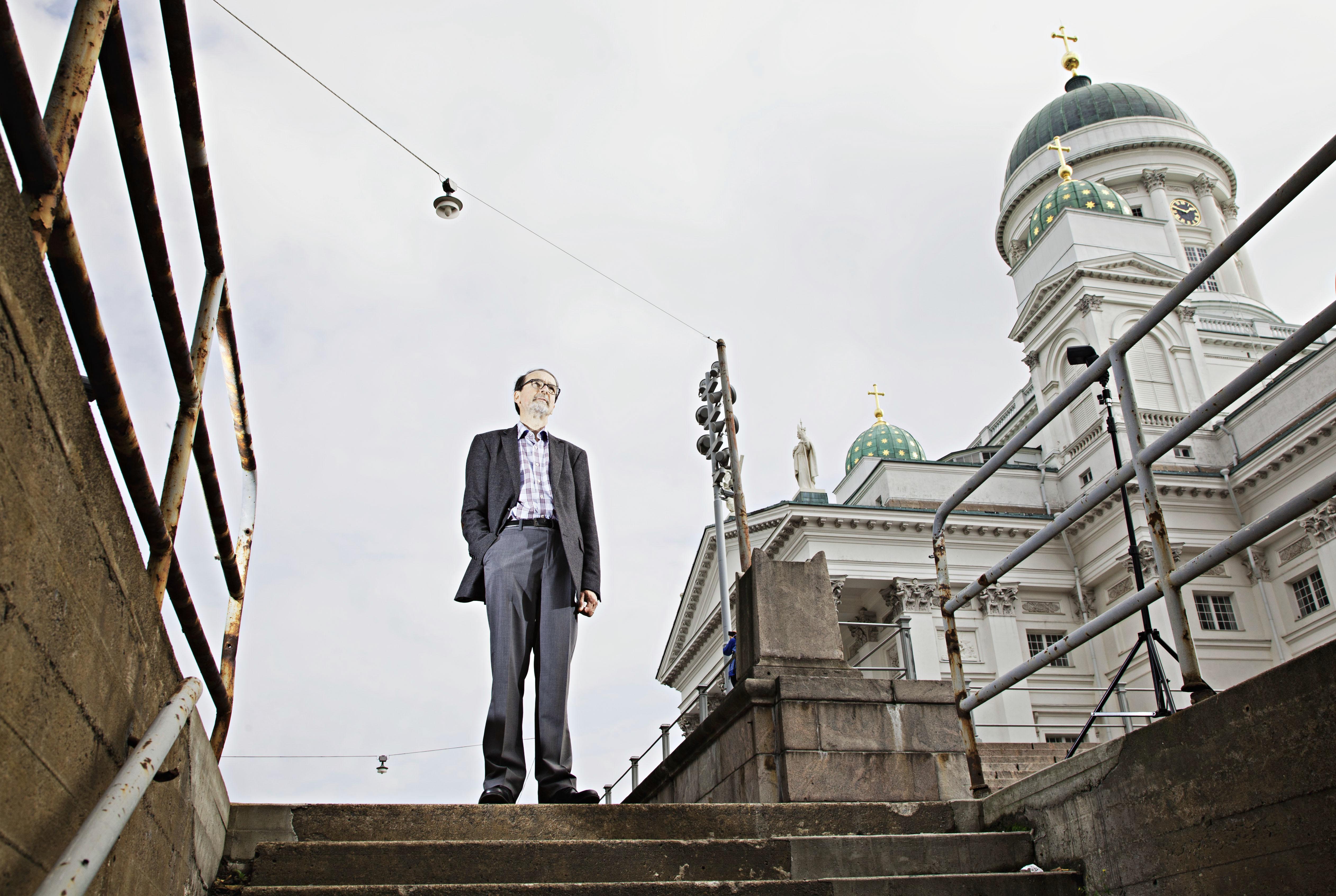 Emerituspiispa. Mikko Heikka oli tänä vuonna 10 vuotta täyttäneen Espoon hiippakunnan ensimmäinen piispa ja sitä ennen Helsingin tuomiorovasti.