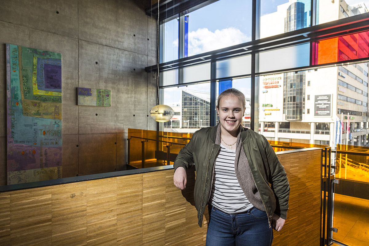 Jemina Halosen suurin unelma on kirjoittaa joskus kirja.