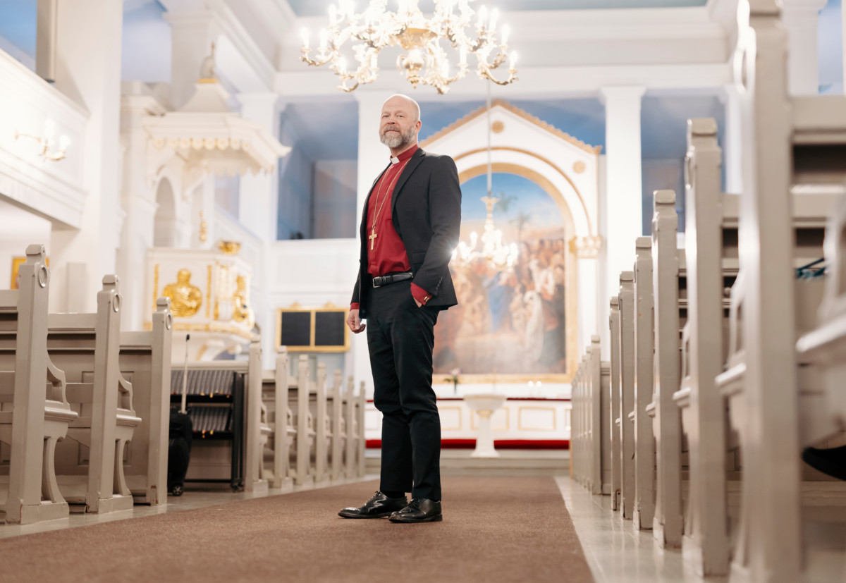 Teemu Laajasalon työpaikalta on Vanhaan kirkkoon matkaa parisataa metriä.