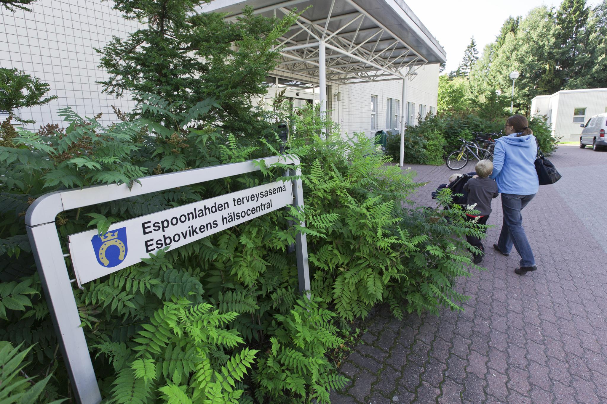 Terveydenhoitajan, sairaanhoitajan ja jalkaterapeutin asiakkaat saavat syyskuusta lähtien Espoonlahden terveysasemalla muistutustekstiviestin varatusta ajasta. Kuva: Patrik Lindström