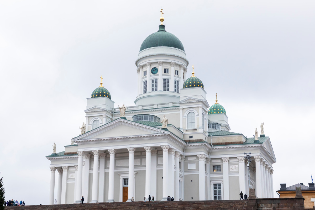 Helsingin tuomiokirkko marraskuussa 2025.
