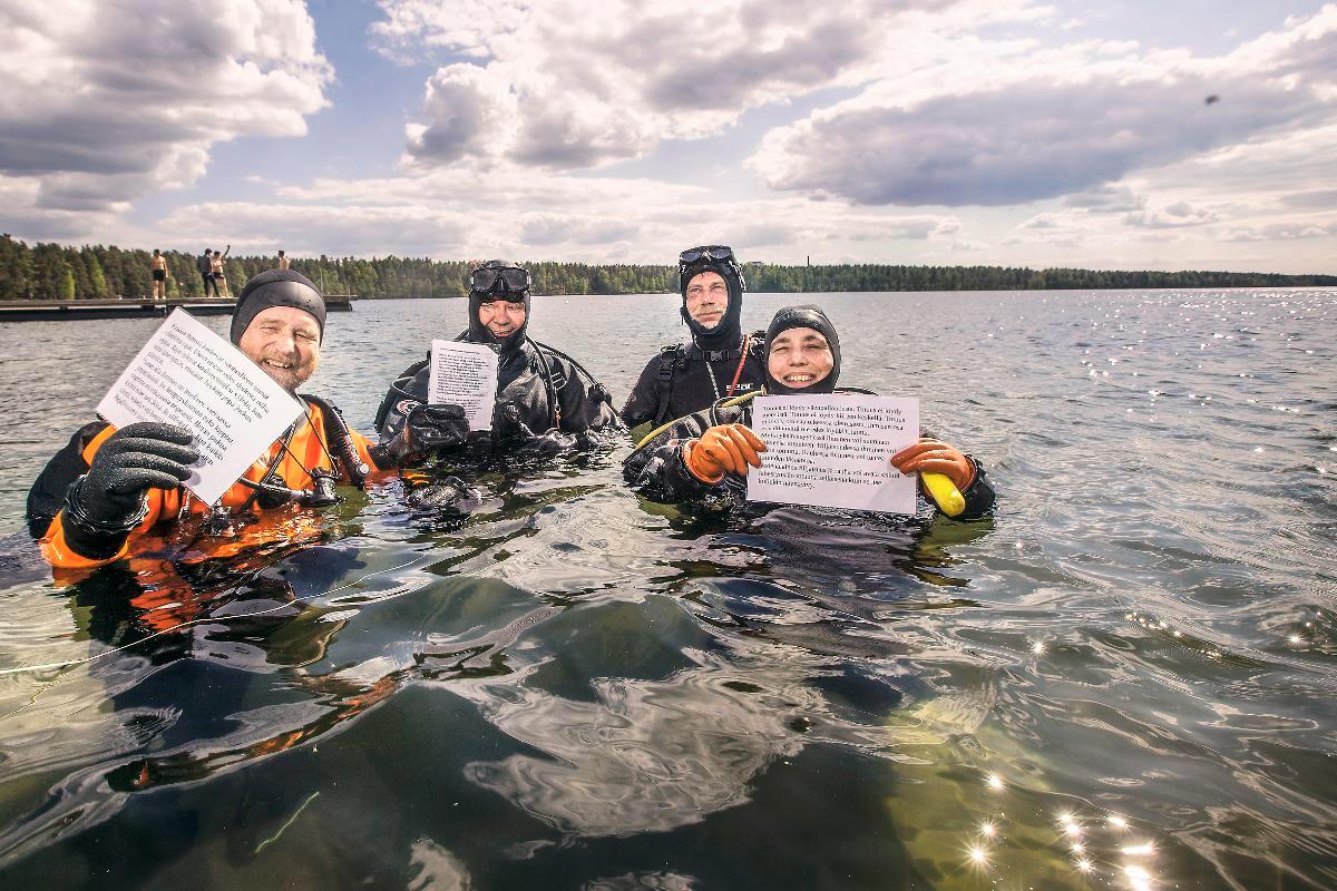 Seurapuheet olivat laminoituja, mutta sitäkin syvällisempiä. Kuva: Jani Laukkanen