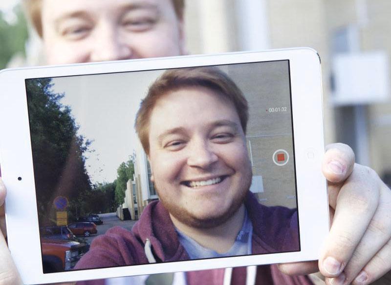 Eetu Pesosen videoblogi on nimeltään Eeddspeaks. Kuva: Paula Lehto 
