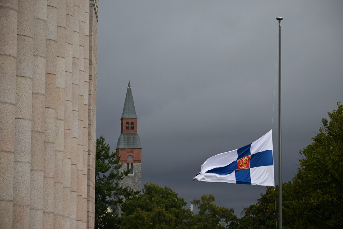 Suomessa järjestettiin suruliputus Norjan kuningas Harald V:n hautajaisten johdosta 9. syyskuuta 2026.