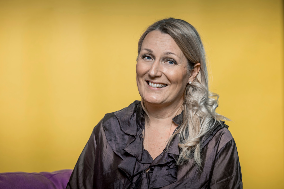 Pikkuhelppiä perheelle -hankkeen projektipäällikkö Hanna Rajalin pitää vanhemmuuden tukemista erityisen tärkeänä. Kuva Karoliina Paavilainen.