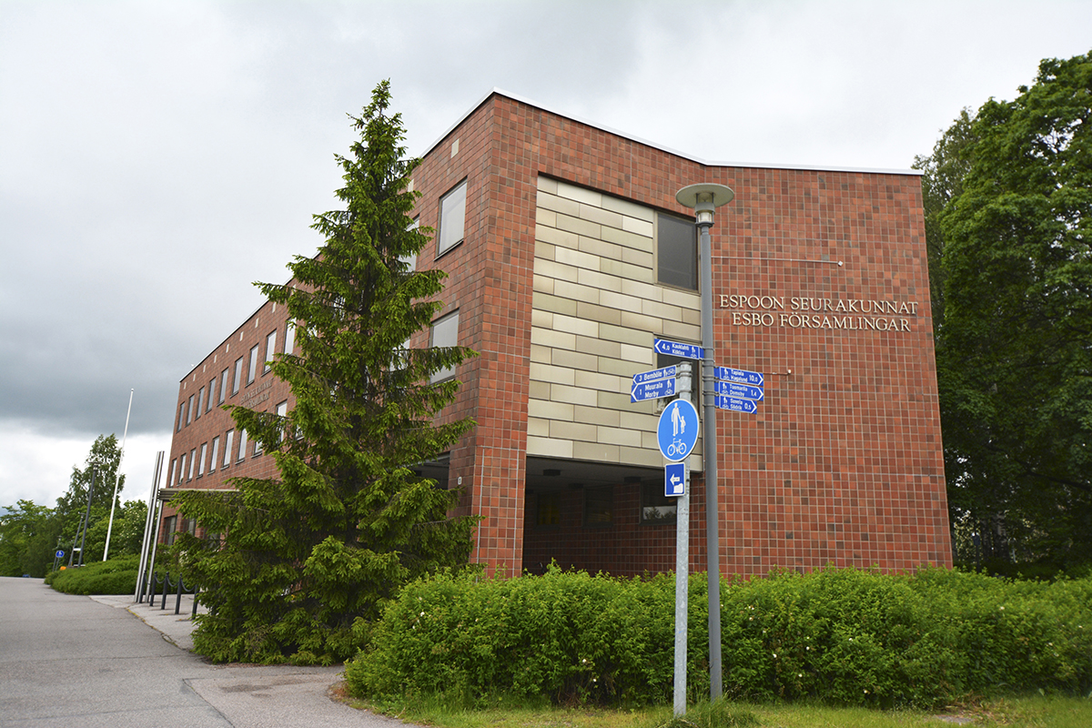 Espoon seurakuntayhtymän hallintorakennus Espoon keskuksessa. Kuva: Espoon seurakuntayhtymä