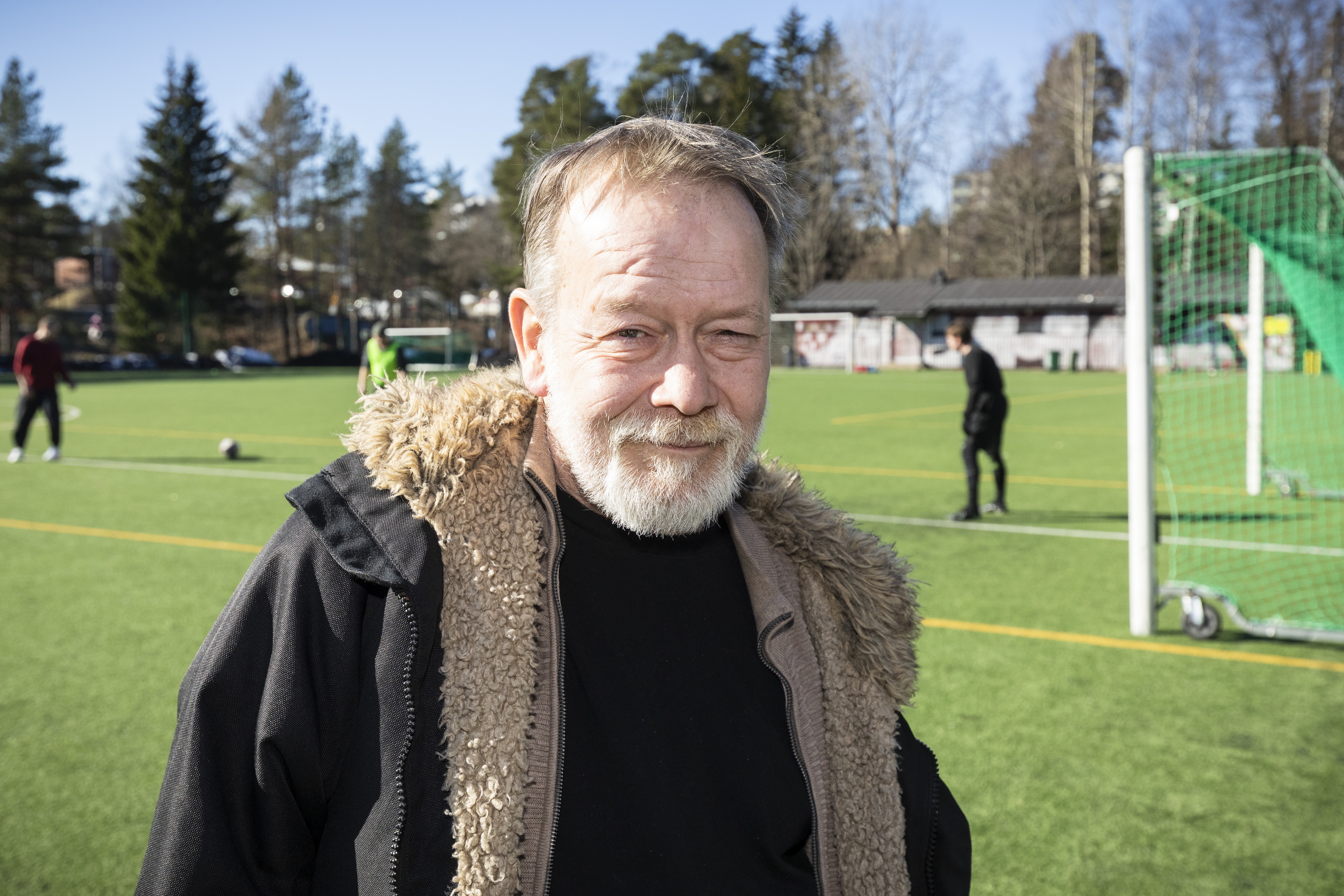 Tomi Rantonen kuvaa ja videoi joukkueen treenejä. Hän on myös suunnitellut Freedom Footersin logon.