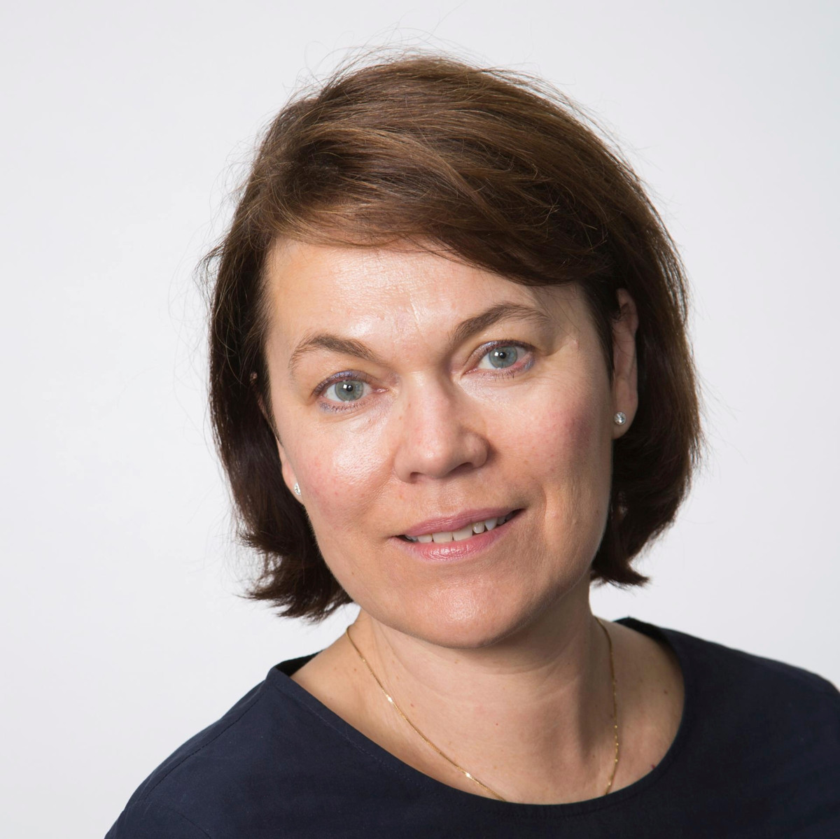 Martina Harms-Aalto haluaa vahvistaa seurakuntien itsemääräämisoikeutta kolehtikohteiden valinnassa. Kuva: Helsingin seurakuntayhtymä.