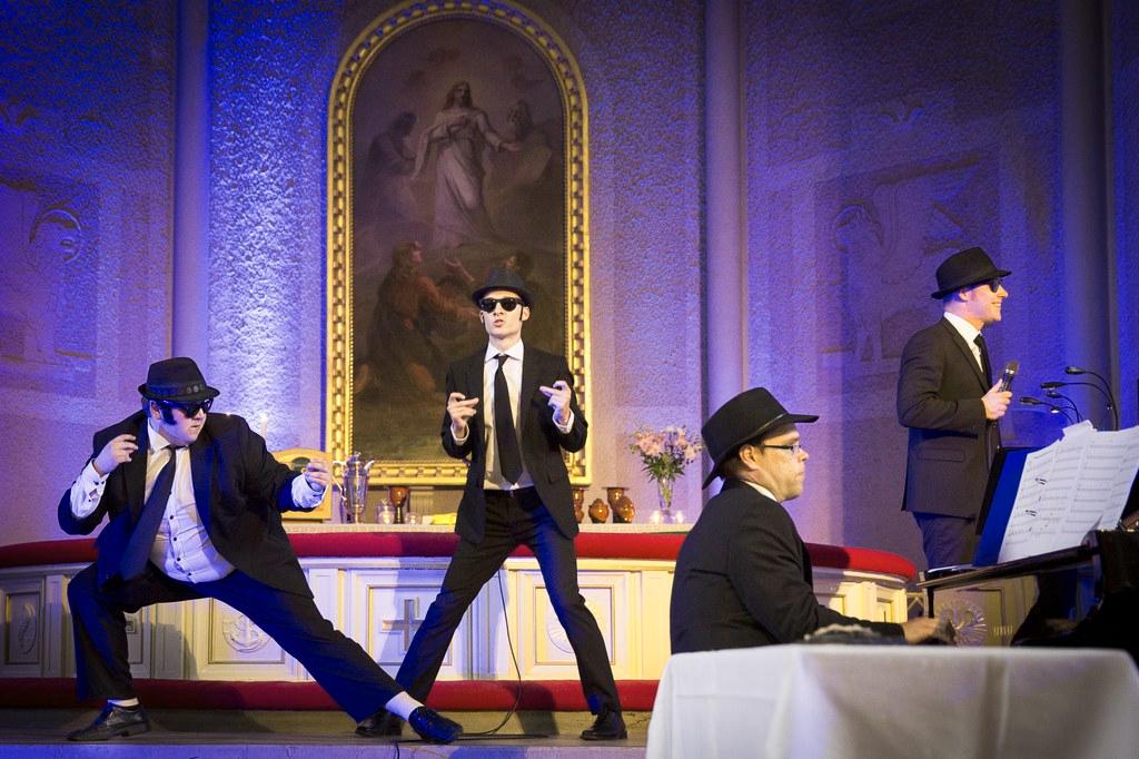 Kirkossa on vietetty esimerkiksi Blues Brothers -messua. Kuva: Hannu Jukola / Kirkon kuvapankki