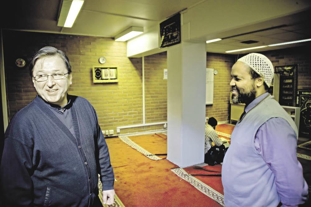Vantaan ruotsinkielisen seurakunnan kirkkoherra Martin Fagerudd kävi Koivukylän moskeijassa ja tapasi imaami Mohamed Salanin. Kummatkin pitävät yhteistyötä tärkeänä.