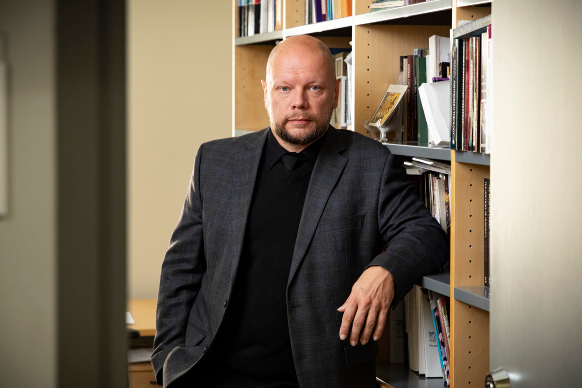 Olli-Pekka Vainion mukaan tekoälykehityksen terävimpään kärkeen kuuluvat ihmiset eivät välttämättä kuuntele paavia.