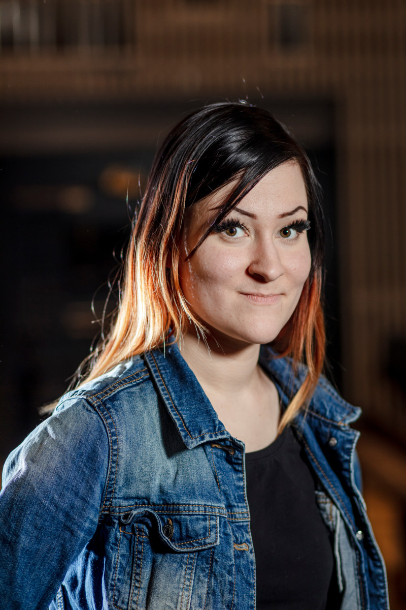 Aino Sjöholm kokee seurakunnassa kuuluvansa porukkaan. 