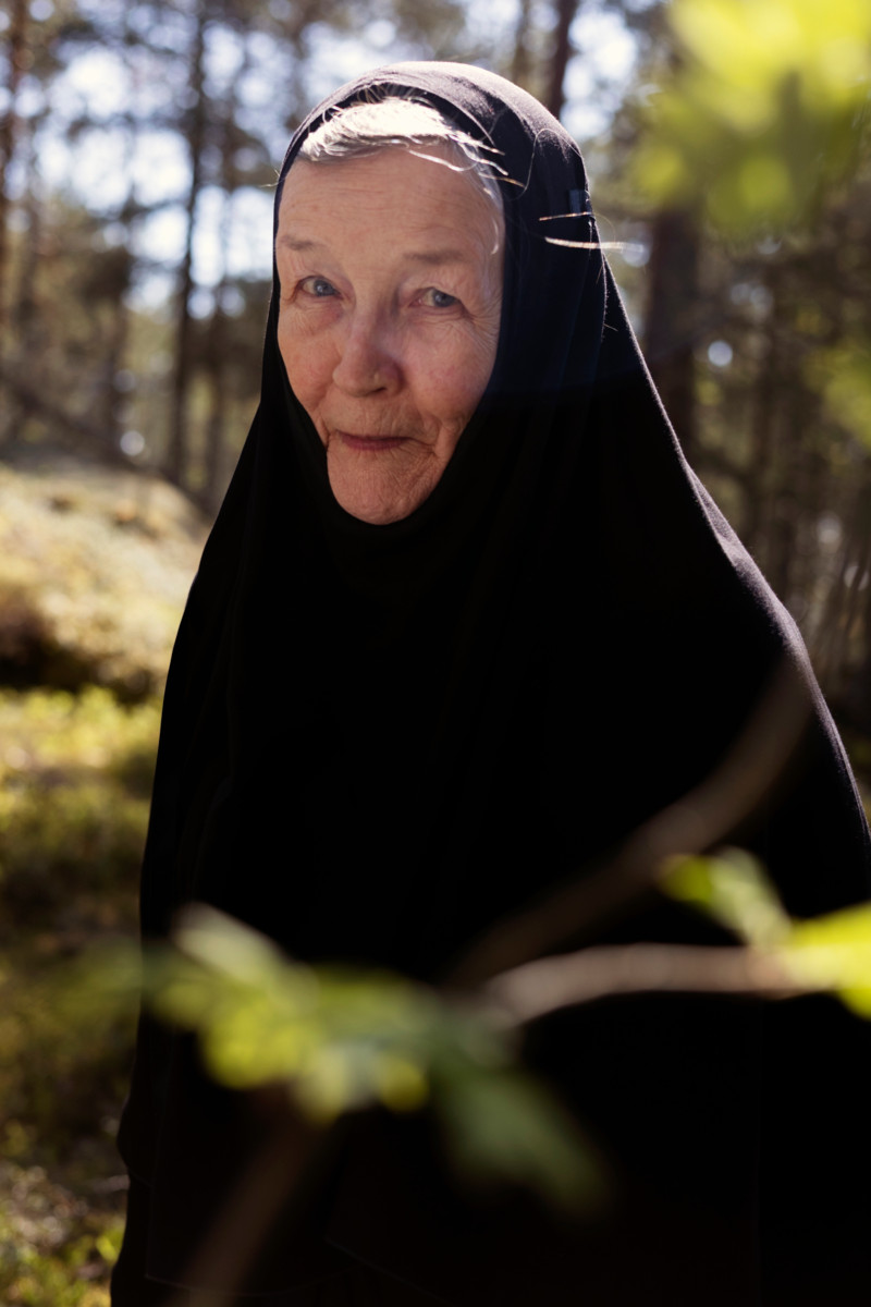 Nunna nektaria julkaisi Lintulan luostarin yrteistä oppaan vuonna 2009. Opasta on laajennettu, ja siitä on otettu vuosien aikana useita painoksia.