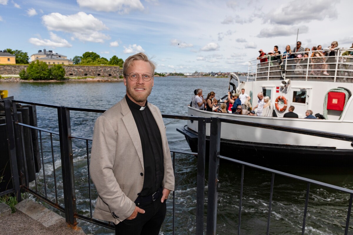 ”Suomenlinnaan pitää tulla varta vasten lautalla, joten matka auttaa sieluakin sopivaan asentoon”, sanoo Simo Lemmetyinen.