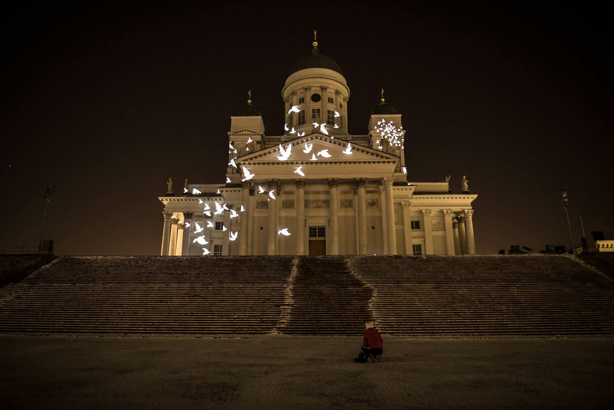 Helsingin tuomiokirkko vuoden 2016 Lux Helsinki -valotapahtuman näyttämönä. Kuva: Maija Saari.