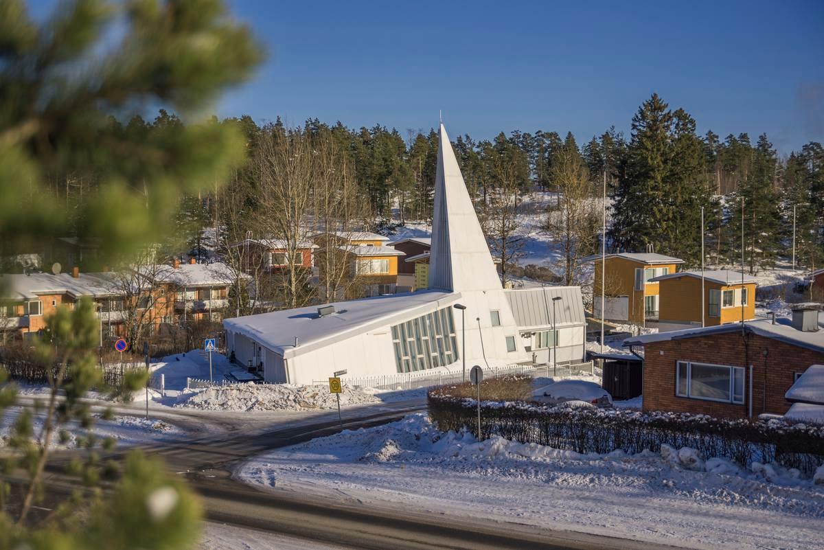 Kappeli on alueen maamerkki.