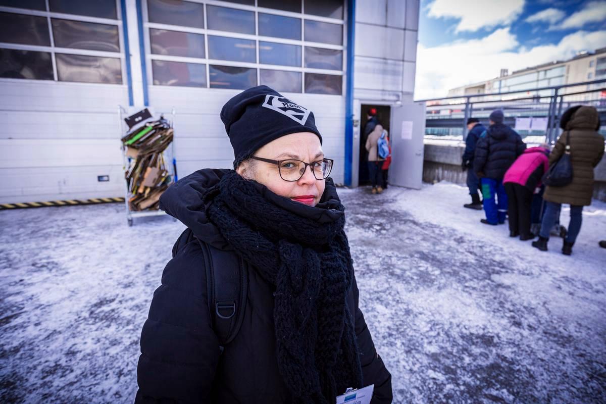 Sosiaalityöntekijä Teija Tanska on tehnyt työtä leipäjonoissa jo kuuden vuoden ajan.